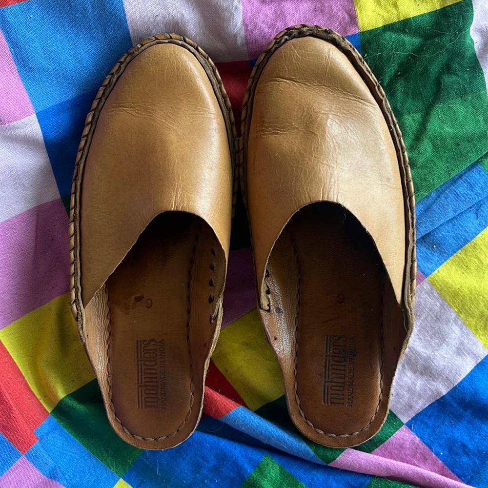 Mohinders Tan Braided Leather Slides 9 EUC